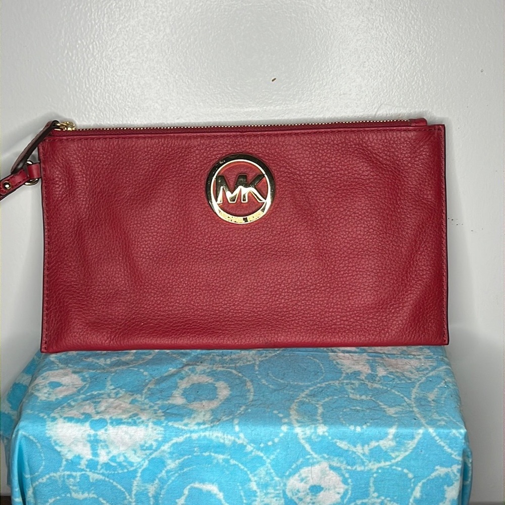 New Michael Kors wristlet